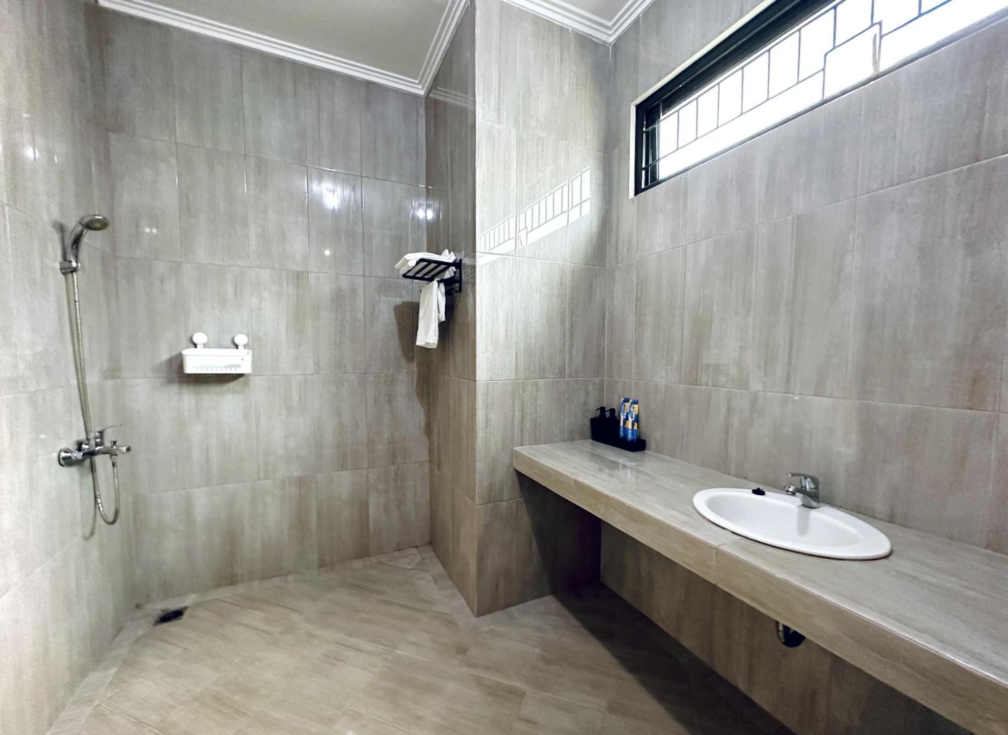 4-Bedroom Home In South Jakarta Nuansa Swadarma Residence By Le Ciel Hospitality Luaran gambar