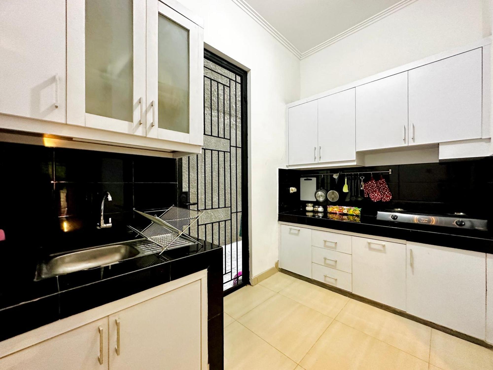 4-Bedroom Home In South Jakarta Nuansa Swadarma Residence By Le Ciel Hospitality Luaran gambar