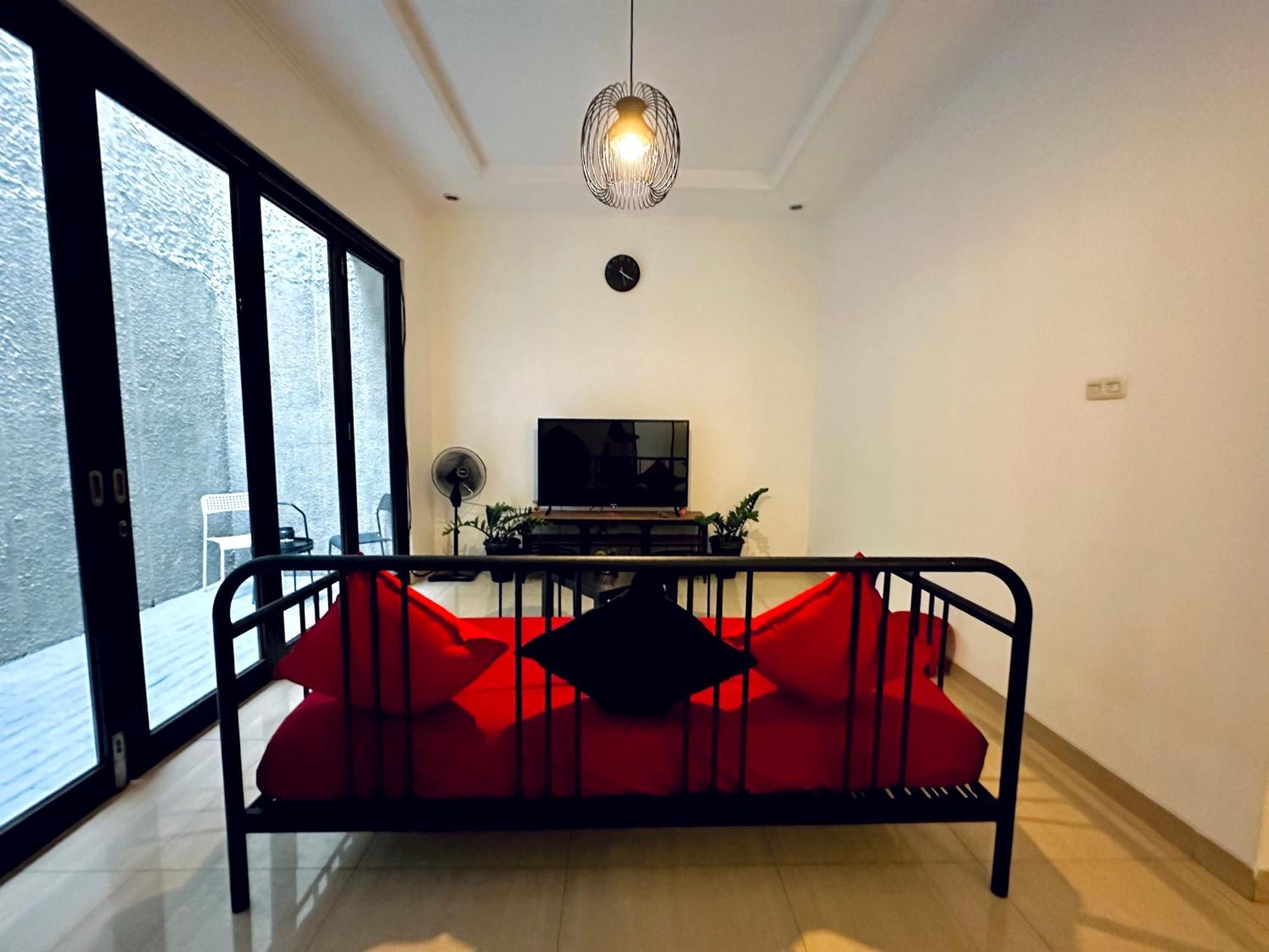 4-Bedroom Home In South Jakarta Nuansa Swadarma Residence By Le Ciel Hospitality Luaran gambar