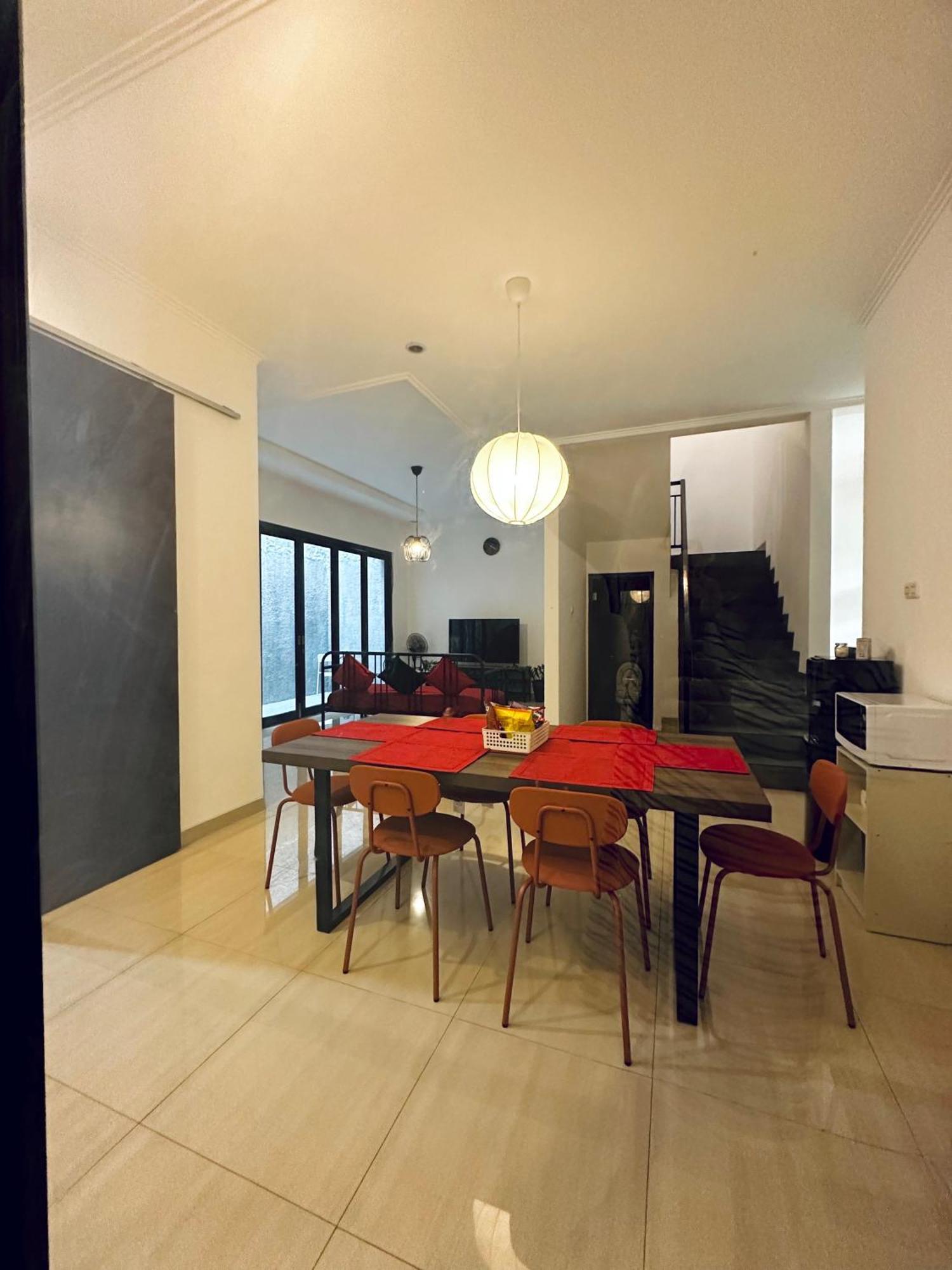 4-Bedroom Home In South Jakarta Nuansa Swadarma Residence By Le Ciel Hospitality Luaran gambar