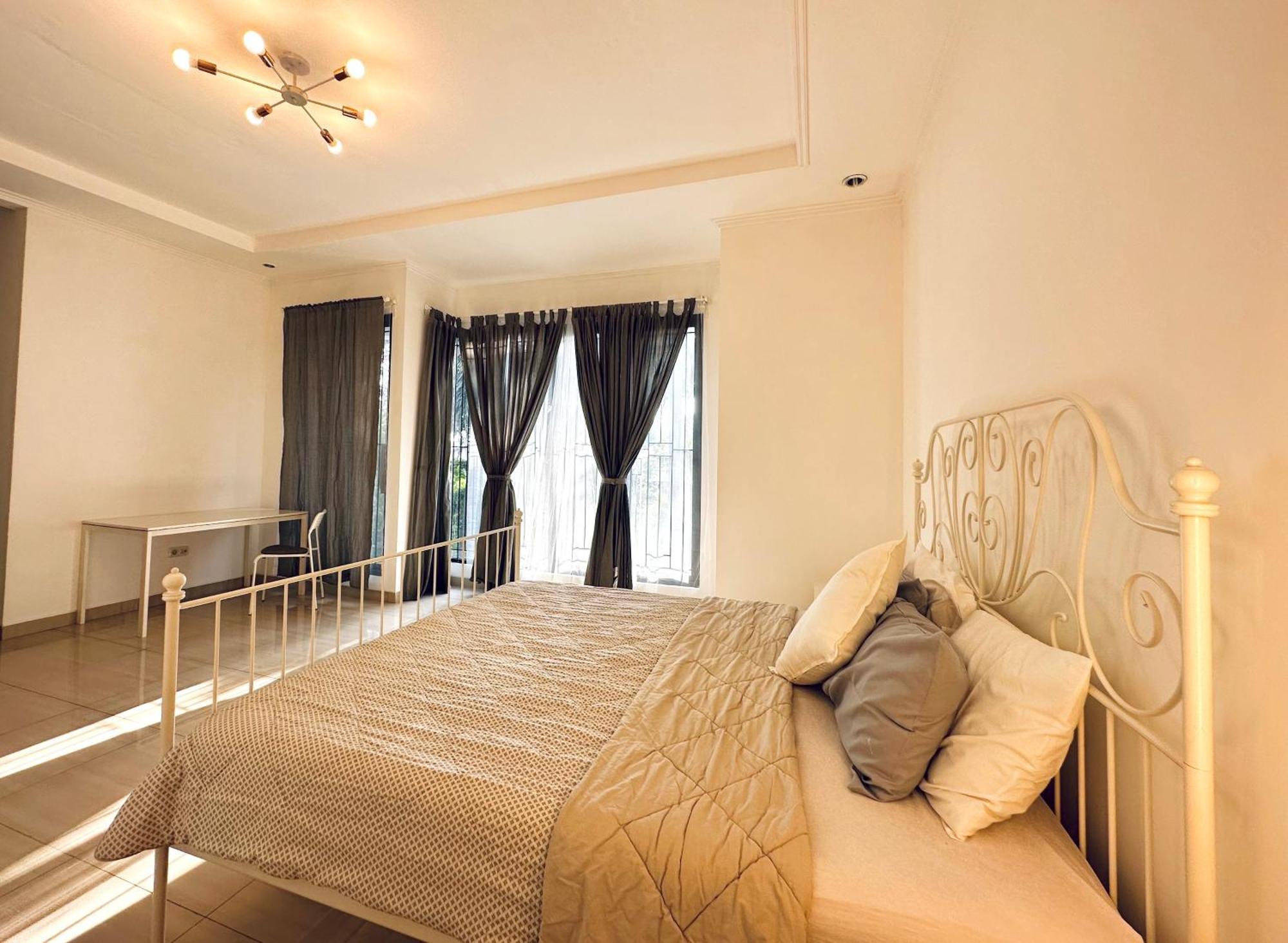 4-Bedroom Home In South Jakarta Nuansa Swadarma Residence By Le Ciel Hospitality Luaran gambar