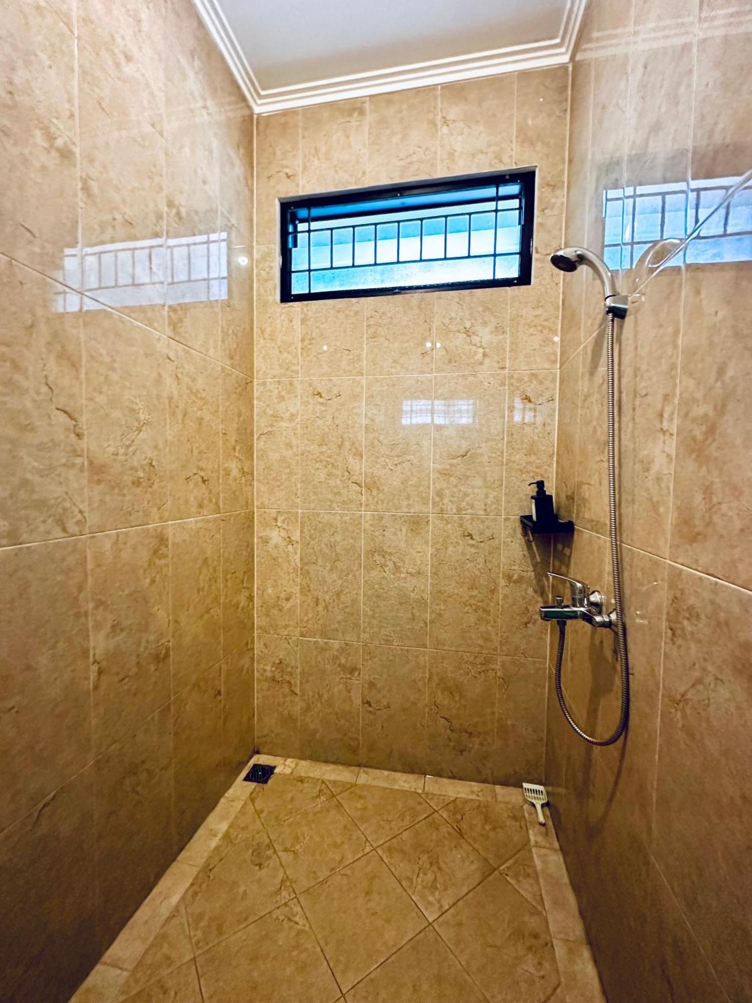 4-Bedroom Home In South Jakarta Nuansa Swadarma Residence By Le Ciel Hospitality Luaran gambar