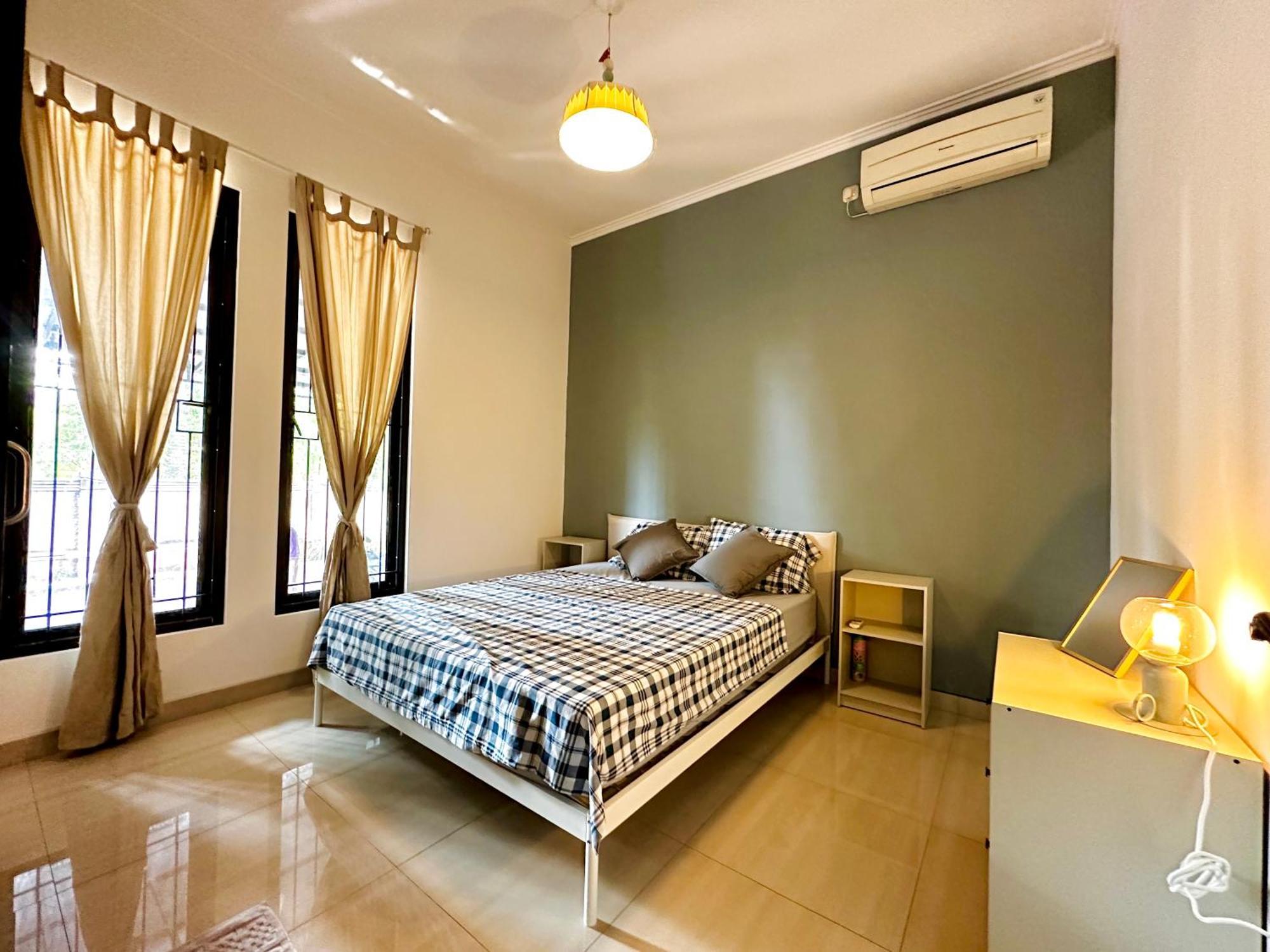 4-Bedroom Home In South Jakarta Nuansa Swadarma Residence By Le Ciel Hospitality Luaran gambar